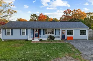 281 Massachusetts Ave, Somerset, MA 02726 - Photo 1