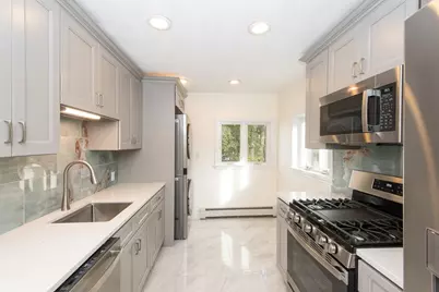 18 Union St #2, Reading, MA 01867 - Photo 1