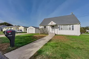 92 Brackett Ave, Tiverton, RI 02878 - Photo 1