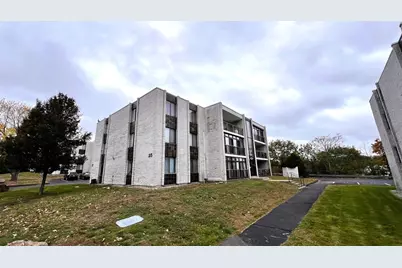 25 Skyline Dr #10, Braintree, MA 02184 - Photo 1