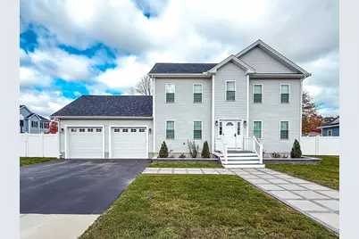 11 Farland Cir, New Bedford, MA 02745 - Photo 1