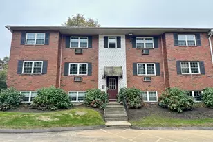 7 Maple Crest Cir, Holyoke, MA 01040 - Photo 1