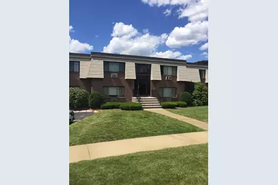 1 Hallmark Gardens #1, Burlington, MA 01803 - Photo 1