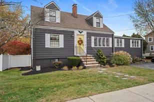 18 Hamilton Rd, Woburn, MA 01801 - Photo 1