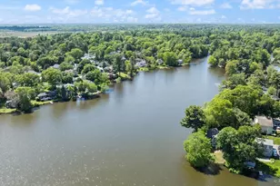 320 Pillings Pond Rd, Lynnfield, MA 01940 - Photo 1