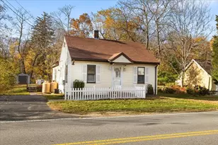 563 County Rd, Rochester, MA 02576 - Photo 1