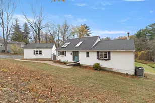 89 King St, Groveland, MA 01834 - Photo 1