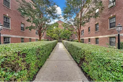 58 Elm St #11, Worcester, MA 01609 - Photo 1