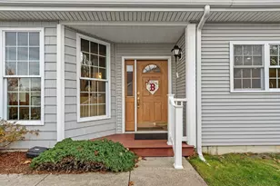 33 Summerfield Dr, Uxbridge, MA 01569 - Photo 1