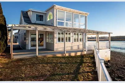 33 Eagle Hill Rd, Ipswich, MA 01938 - Photo 1