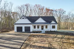 364 Townsend Hill Rd, Townsend, MA 01469 - Photo 1