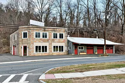 435 Deerfield St, Greenfield, MA 01301 - Photo 1
