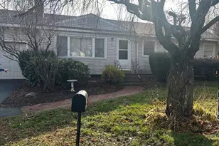 4 Meadowview Ln, Milford, MA 01757 - Photo 1