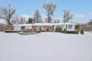 24 Cunningham St, Springfield, MA 01107 - Photo 1