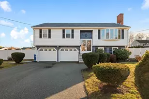 1 Mansfield Dr, Wakefield, MA 01880 - Photo 1