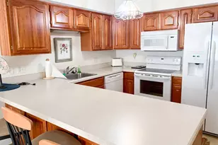 25 Greenleaves Dr, Amherst, MA 01002 - Photo 1