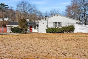 143 Winona St, Peabody, MA 01960 - Photo 1