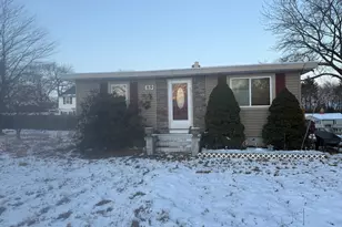 89 Newbury St, Dracut, MA 01826 - Photo 1