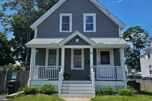 21 Lincoln St, Reading, MA 01867 - Photo 1