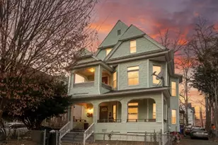 26 Huntington St, Springfield, MA 01107 - Photo 1