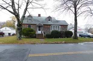 560 North St, Somerset, MA 02726 - Photo 1