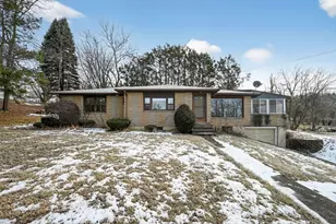 567 Dennison Dr, Southbridge, MA 01550 - Photo 1