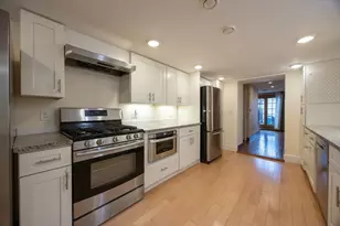 18 Beacon Pl, Melrose, MA 02176 - Photo 1