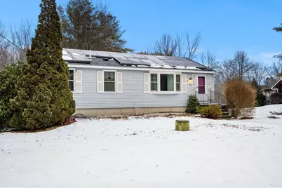 82 Monroe St, Amesbury, MA 01913 - Photo 1
