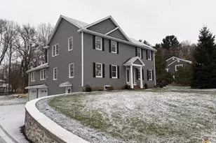 37 Montview Rd, Chelmsford, MA 01824 - Photo 1