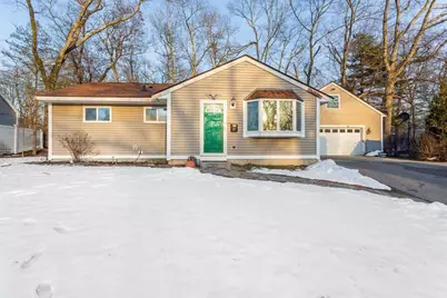 11 Crestwood Ave, Plainville, MA 02762 - Photo 1