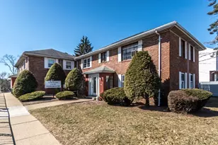 182-1/2 River St, Waltham, MA 02453 - Photo 1