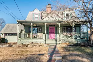 25 Juniper Ave, Wakefield, MA 01880 - Photo 1