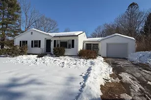 141 Tracy Cir, Amherst, MA 01002 - Photo 1