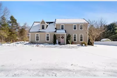 82 Lee St, East Longmeadow, MA 01028 - Photo 1