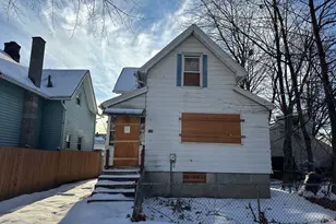 196 Massasoit St, Springfield, MA 01107 - Photo 1