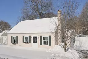 21 Forest St, Peabody, MA 01960 - Photo 1