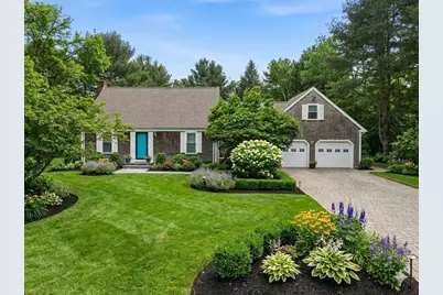 18 Wordell St, Rochester, MA 02770 - Photo 1