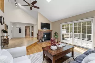 18 B Pilgrim Dr, Westford, MA 01886 - Photo 1