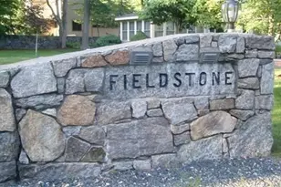 7 Fieldstone Dr, Upton, MA 01568 - Photo 1