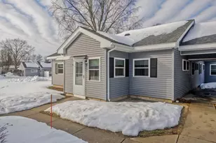 38 Applewood Dr, Chicopee, MA 01022 - Photo 1