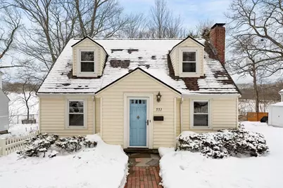 551 Poplar St, Boston, MA 02131 - Photo 1