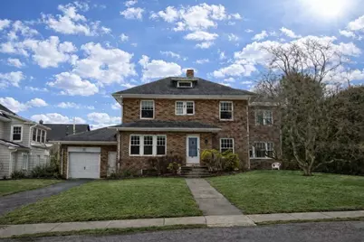 41 Dartmouth St, Holyoke, MA 01040 - Photo 1