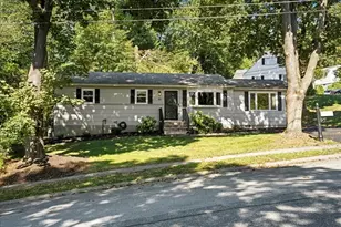 32 Stratton Dr, Hudson, MA 01749 - Photo 1