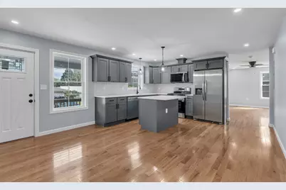 160 Chathm #2, Providence, RI 02904 - Photo 1