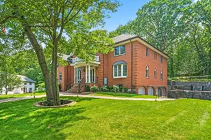 282 High St, Winchester, MA 01890 - Photo 1
