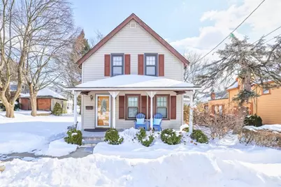 886 Canterbury St, Boston, MA 02131 - Photo 1