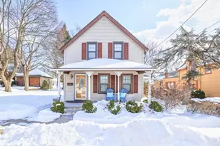 886 Canterbury St, Boston, MA 02131 - Photo 1