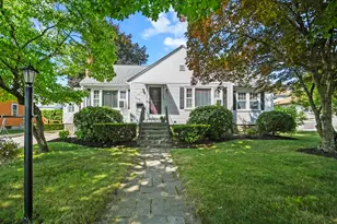293 Harrington Way, Worcester, MA 01604 - Photo 1