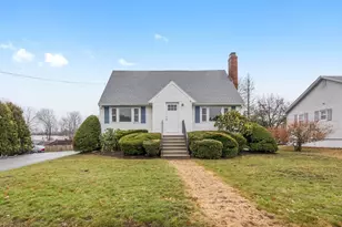 24 Garden St, Danvers, MA 01923 - Photo 1