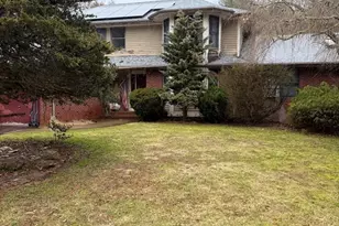 316 Walnut Plain Rd, Rochester, MA 02770 - Photo 1